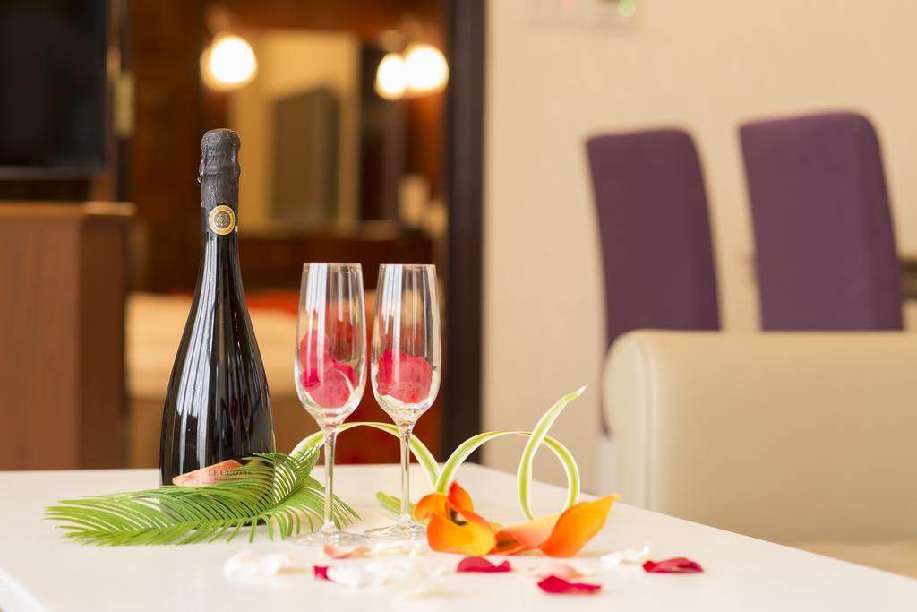 Hotel Alps (Adults Only) Οσάκα Εξωτερικό φωτογραφία